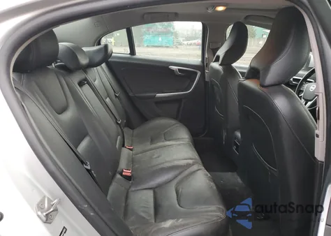 2016 Volvo S60 Premier из США, поврежденный, VIN YV126MFK2G2413053